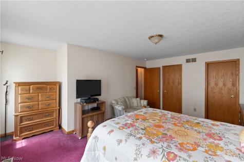 668 Oakcrest Drive Wadsworth OH 44281