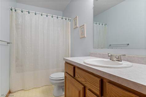 668 Oakcrest Drive Wadsworth OH 44281