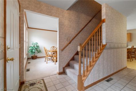668 Oakcrest Drive Wadsworth OH 44281