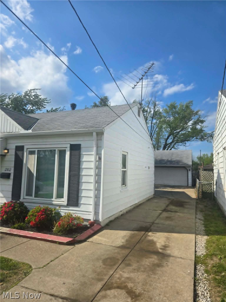 12812 Longmead Avenue Cleveland OH 44135