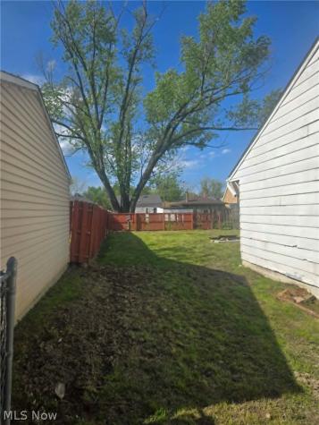 12812 Longmead Avenue Cleveland OH 44135