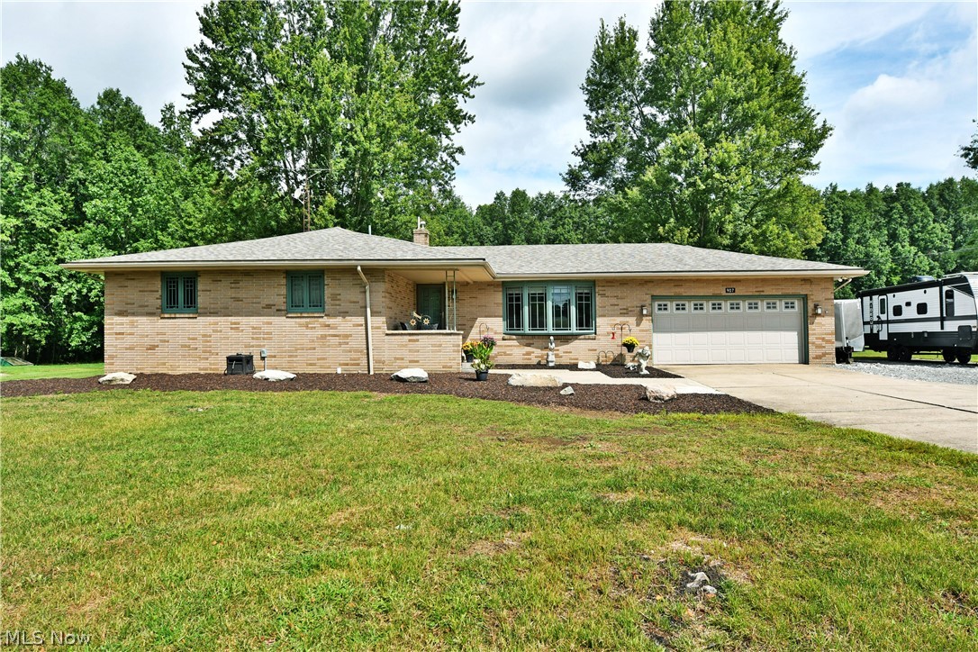 907 Center Street E Warren OH 44481