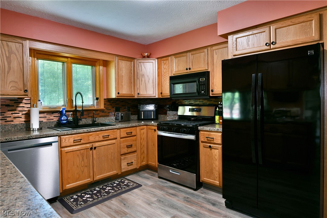 907 Center Street E Warren OH 44481