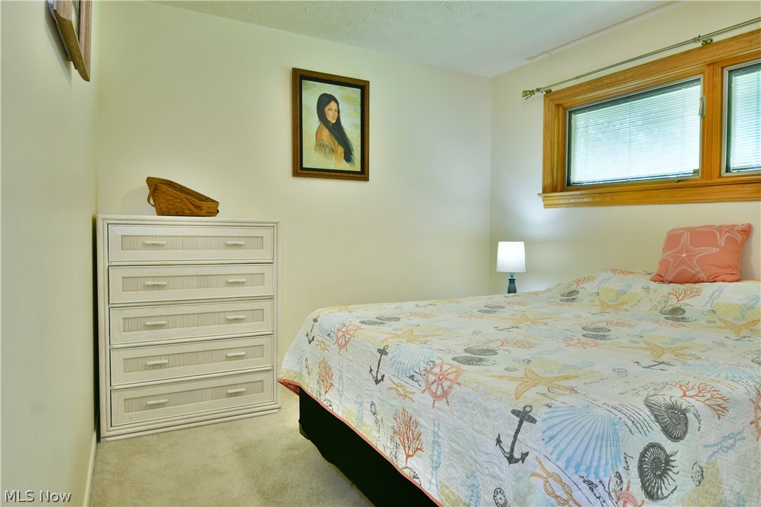 907 Center Street E Warren OH 44481