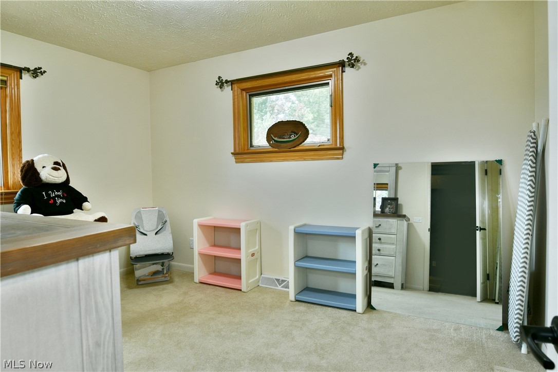 907 Center Street E Warren OH 44481