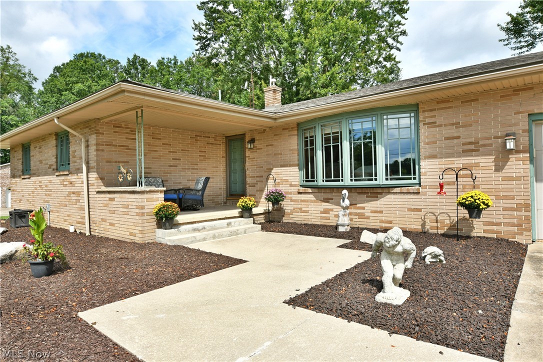 907 Center Street E Warren OH 44481
