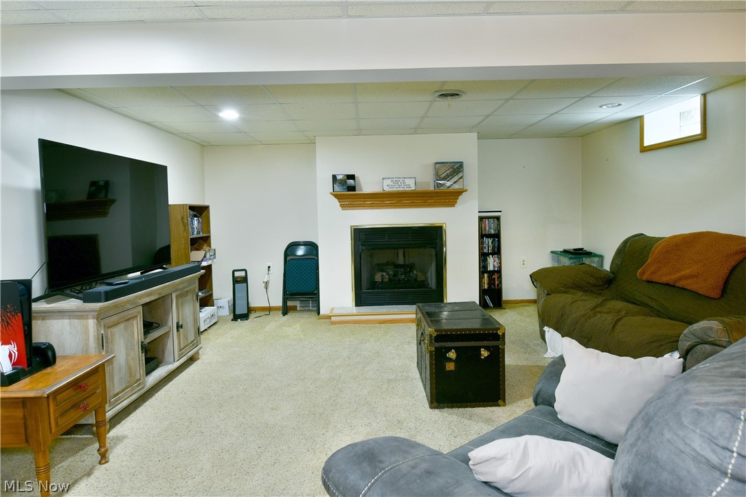 907 Center Street E Warren OH 44481