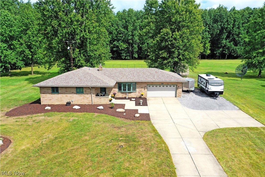 907 Center Street E Warren OH 44481