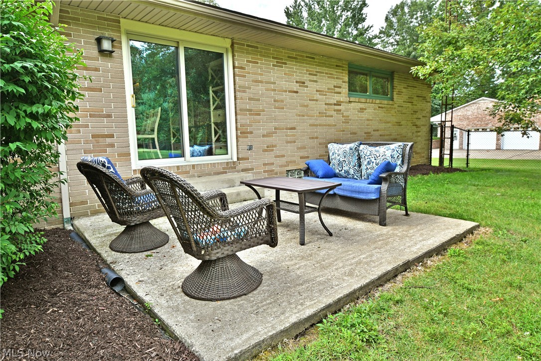 907 Center Street E Warren OH 44481