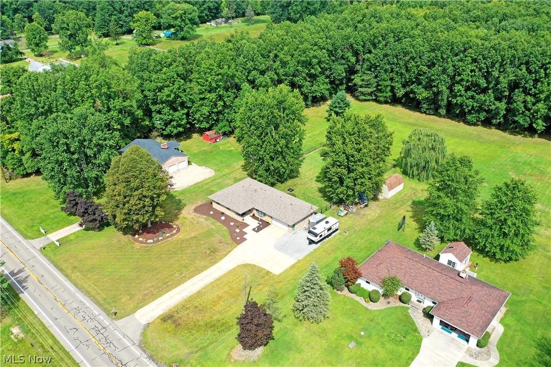 907 Center Street E Warren OH 44481