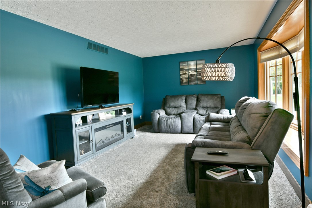 907 Center Street E Warren OH 44481