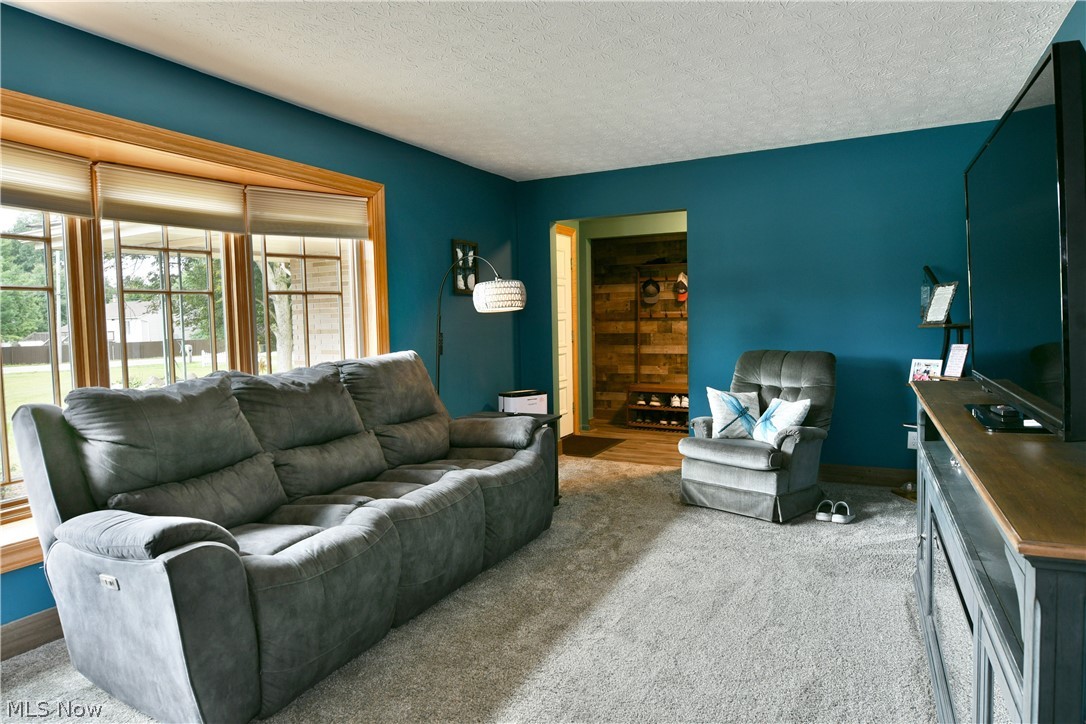907 Center Street E Warren OH 44481