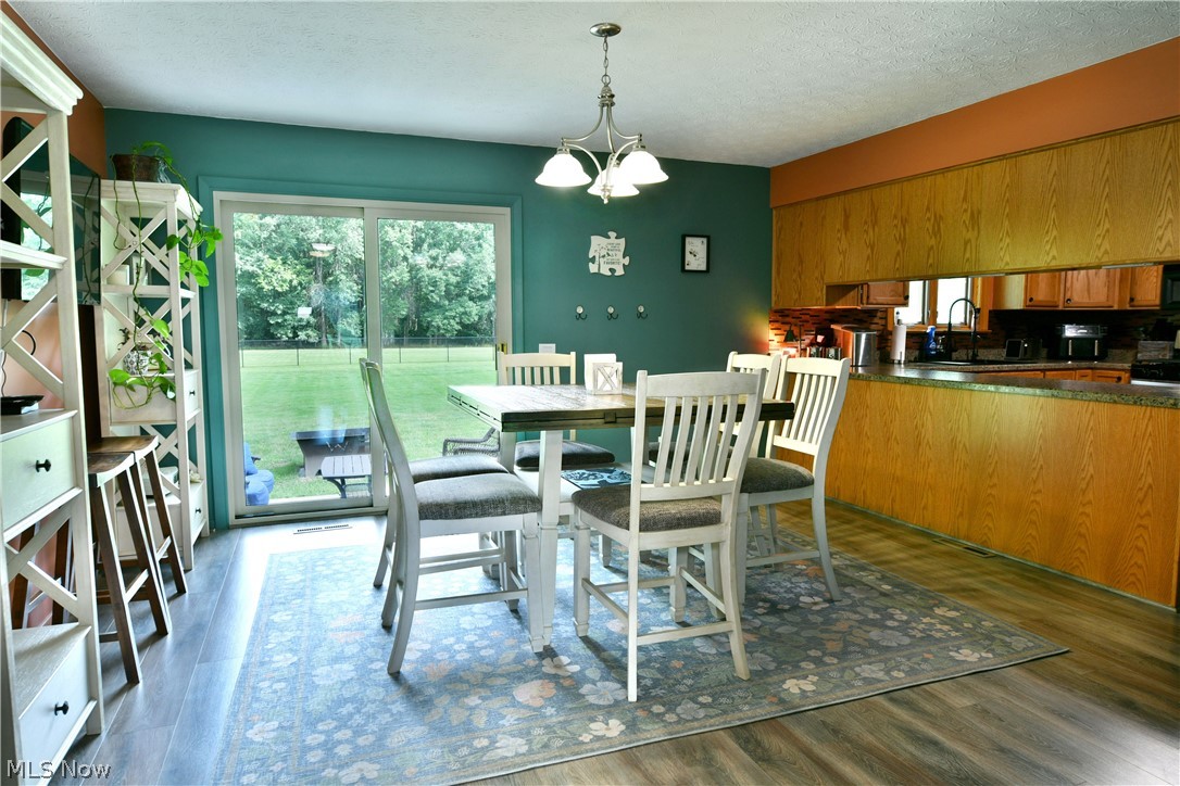 907 Center Street E Warren OH 44481