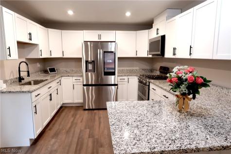 1866 E 31st Street Lorain OH 44055