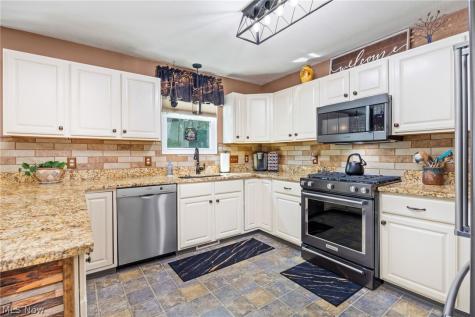 156 Halifax Lane Medina OH 44256