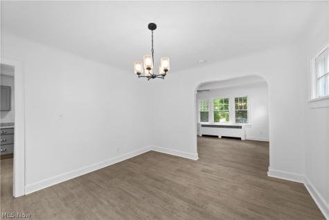 1409 Mayfield Ridge Road Mayfield Heights OH 44124