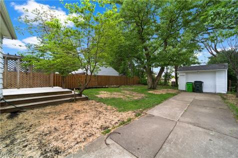 1409 Mayfield Ridge Road Mayfield Heights OH 44124