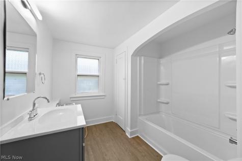 1409 Mayfield Ridge Road Mayfield Heights OH 44124