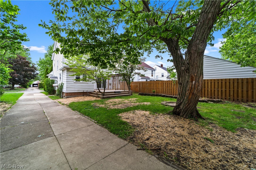 1409 Mayfield Ridge Road Mayfield Heights OH 44124