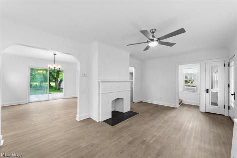 1409 Mayfield Ridge Road Mayfield Heights OH 44124