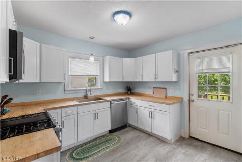 890 Winton Avenue Akron OH 44320
