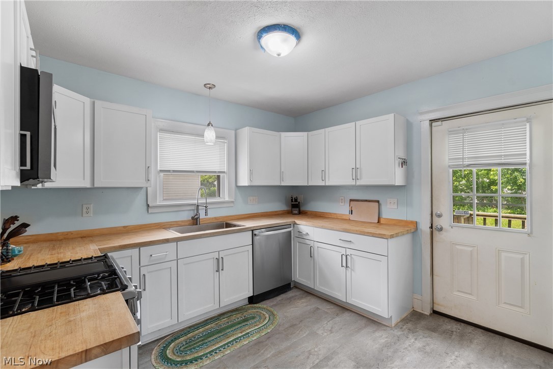 890 Winton Avenue Akron OH 44320