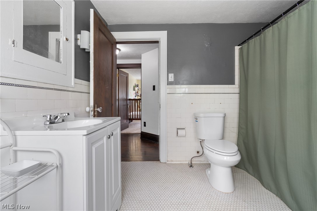 890 Winton Avenue Akron OH 44320