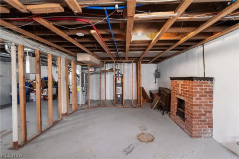 890 Winton Avenue Akron OH 44320