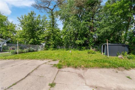 890 Winton Avenue Akron OH 44320