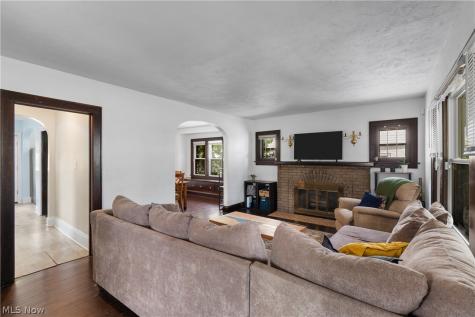 890 Winton Avenue Akron OH 44320