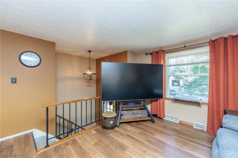 1404 Kendale Drive Akron OH 44314