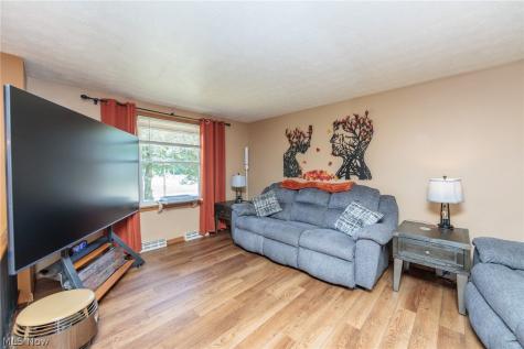 1404 Kendale Drive Akron OH 44314