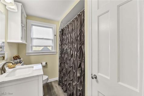 24220 Bruce Road Bay Village OH 44140