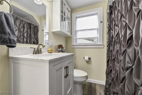 24220 Bruce Road Bay Village OH 44140