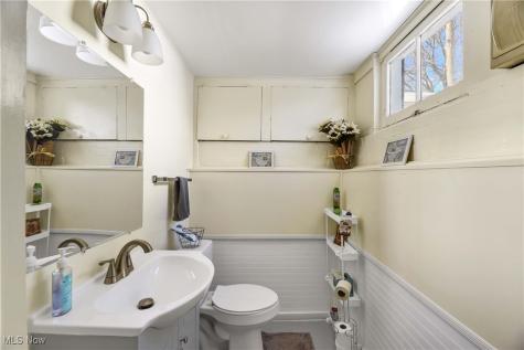 24220 Bruce Road Bay Village OH 44140