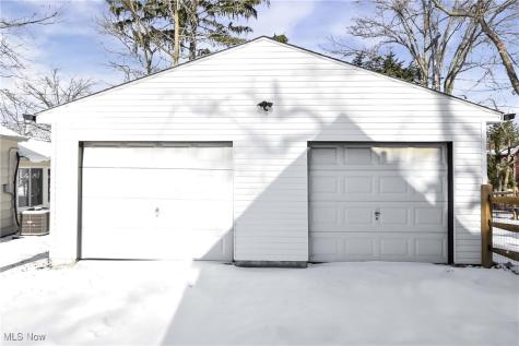 24220 Bruce Road Bay Village OH 44140