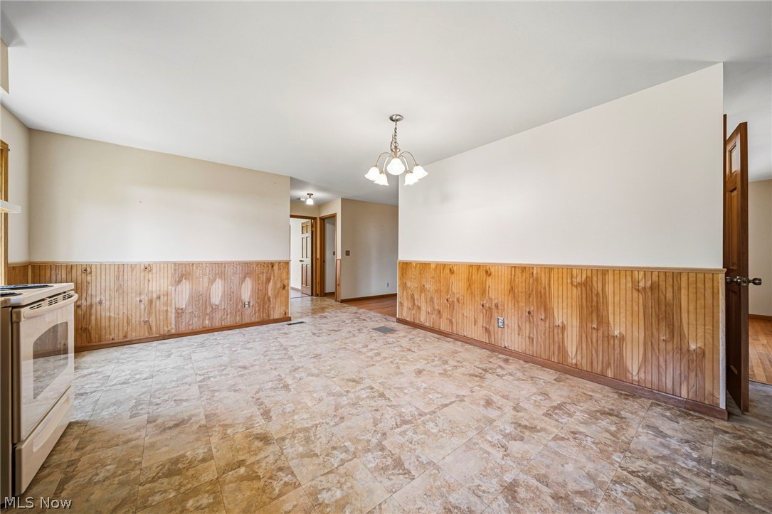 16715 Nauvoo Road Middlefield OH 44062
