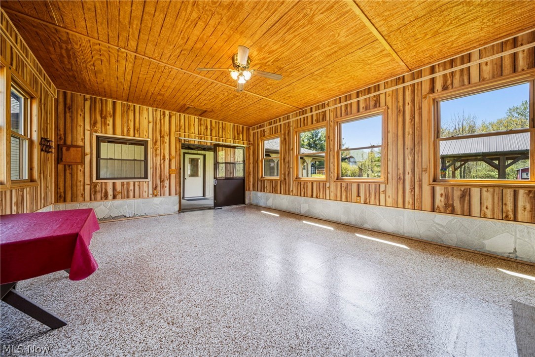 16715 Nauvoo Road Middlefield OH 44062