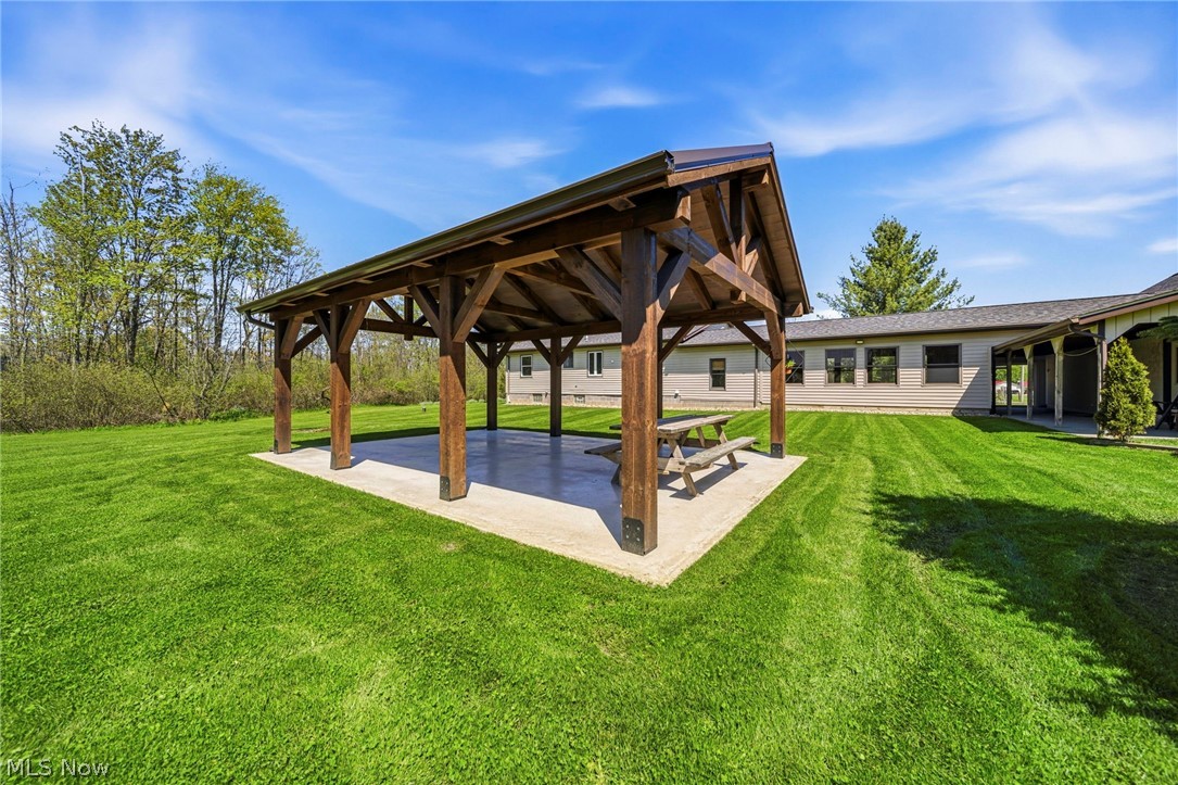 16715 Nauvoo Road Middlefield OH 44062