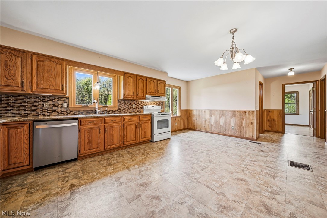 16715 Nauvoo Road Middlefield OH 44062