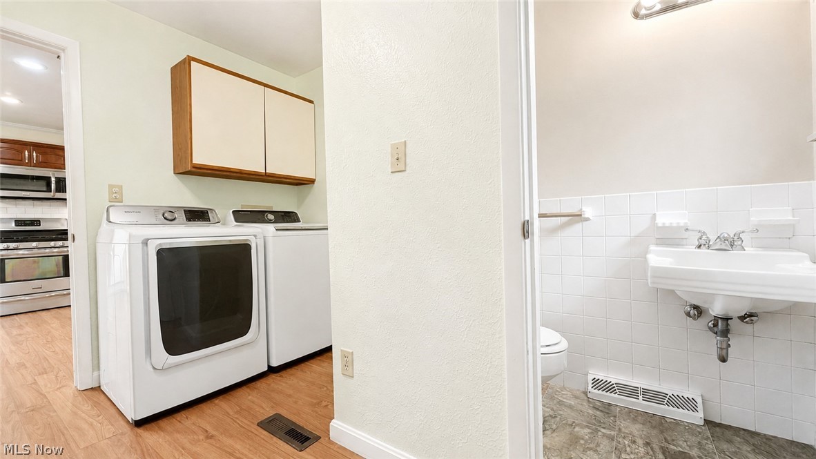 2021 Edenhall Drive Lyndhurst OH 44124