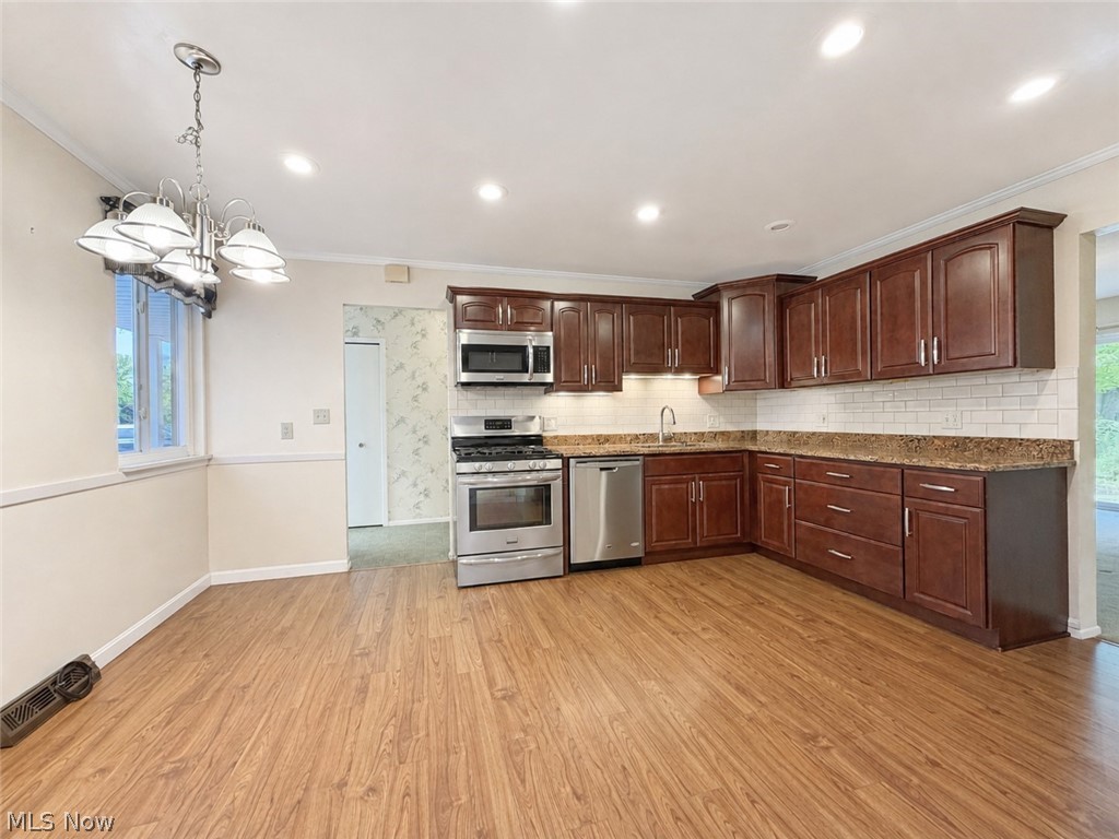 2021 Edenhall Drive Lyndhurst OH 44124