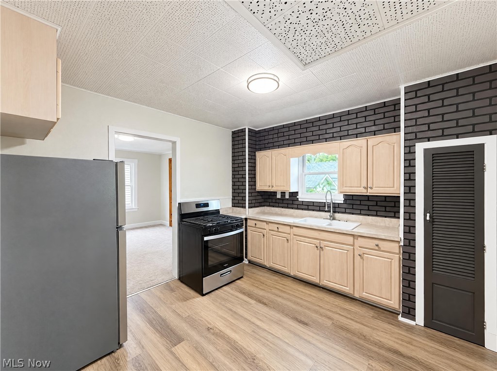 4202 Gifford Avenue Cleveland OH 44109