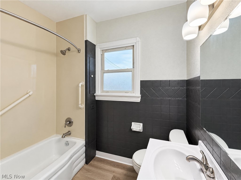 4202 Gifford Avenue Cleveland OH 44109