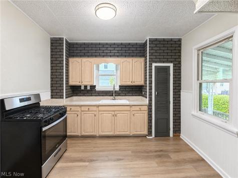 4202 Gifford Avenue Cleveland OH 44109