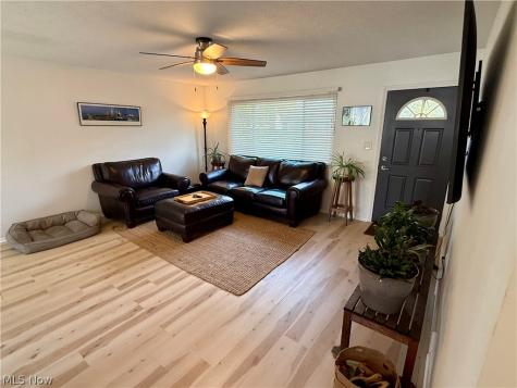 865 Pelley Drive Cleveland OH 44109
