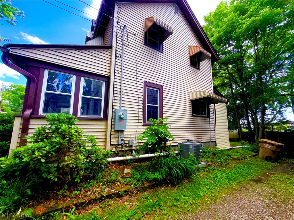 2176 Stone Street Cuyahoga Falls OH 44221