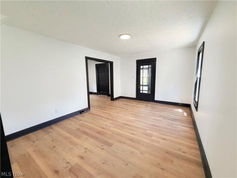 2176 Stone Street Cuyahoga Falls OH 44221