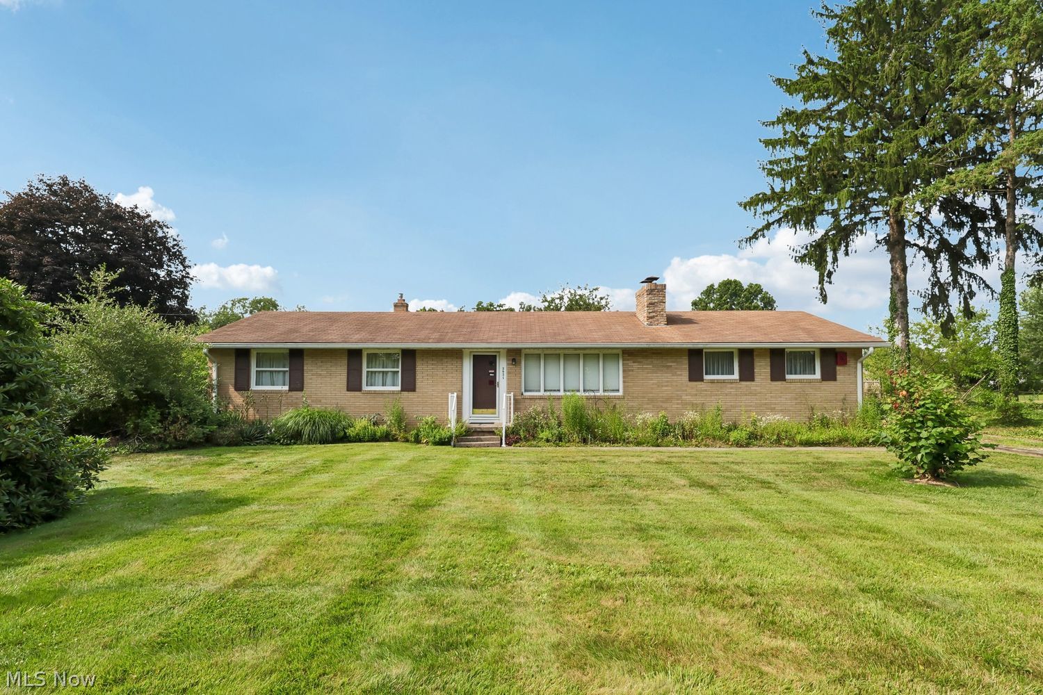 3831 Hugh Street NW Uniontown OH 44685