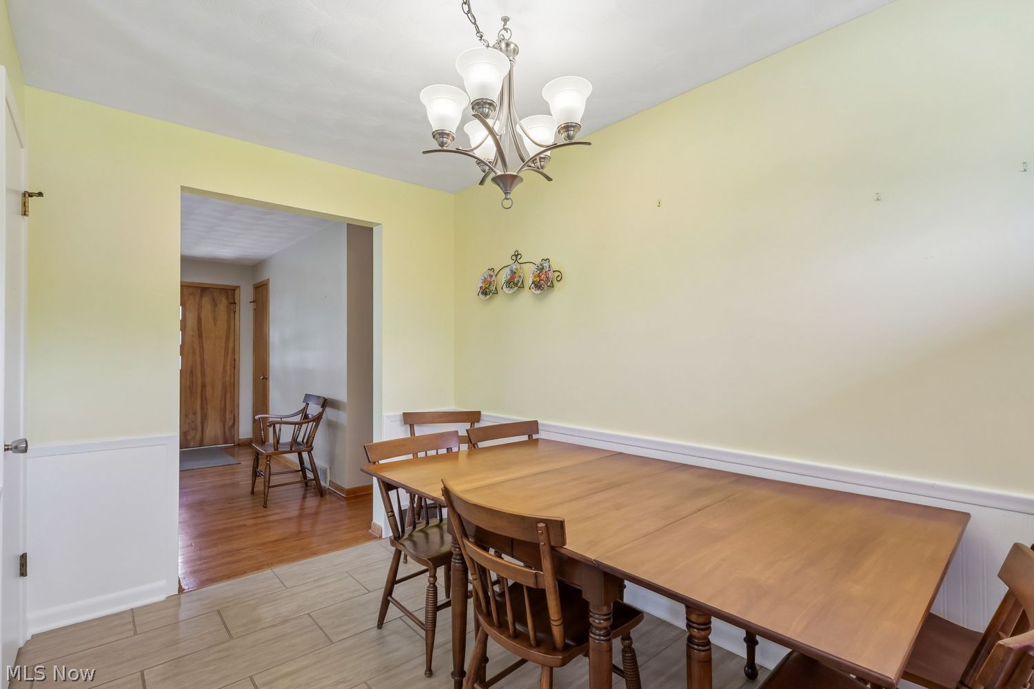 3831 Hugh Street NW Uniontown OH 44685